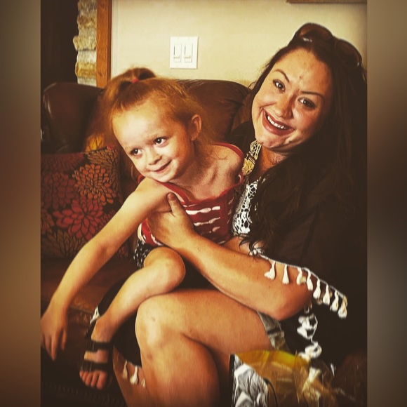 Meet your Posher, Kait - Picture 3 of 6